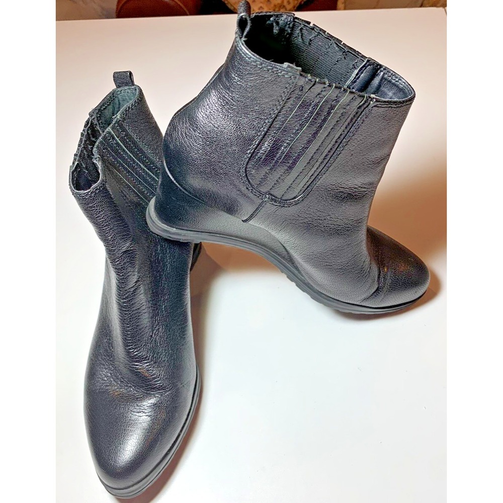 Ellen Tracy Terence Black Leather Wedge Pull On Ankle Boots Size Women's 7.5 M